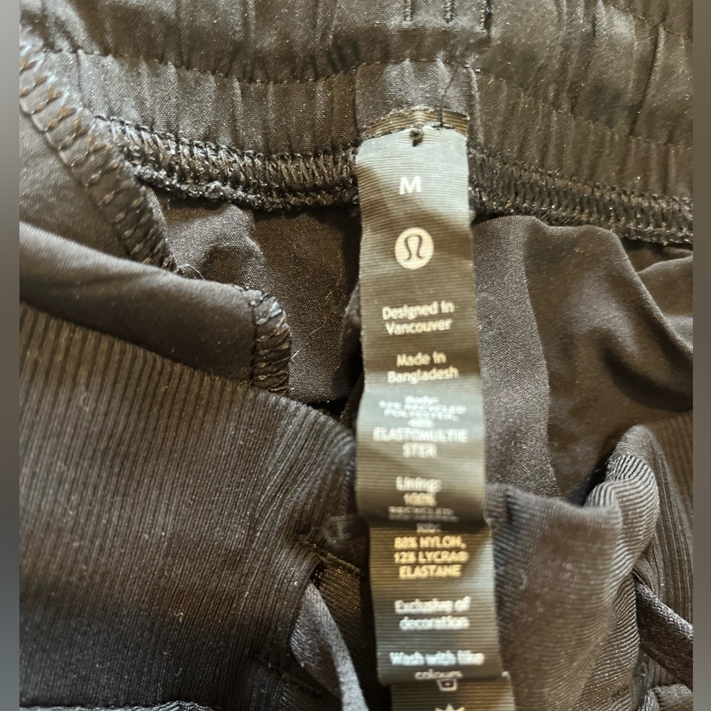 Lululemon Men's Black Jogger Pants - Picture 3 of 6